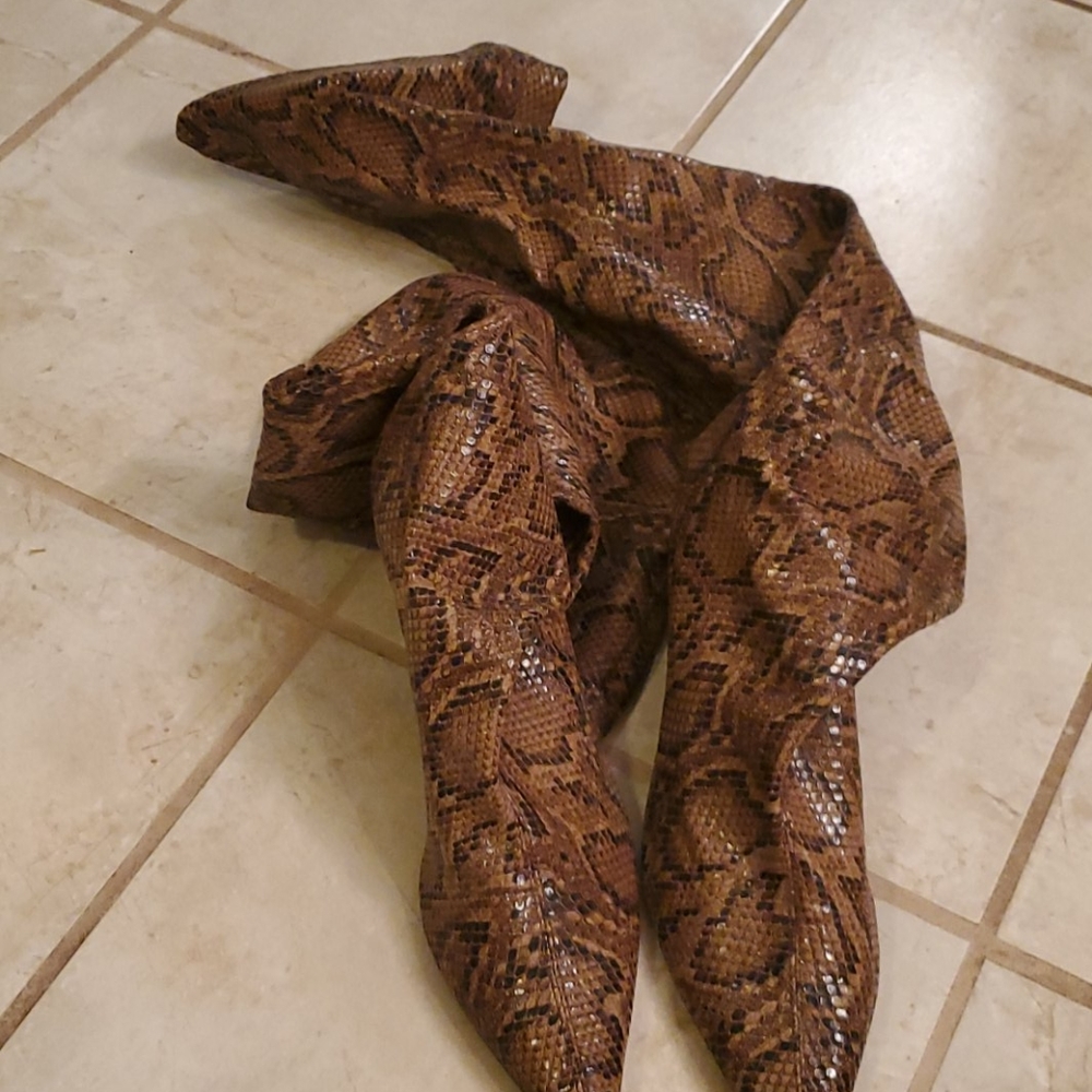 Over the kneee faux snake skin boots